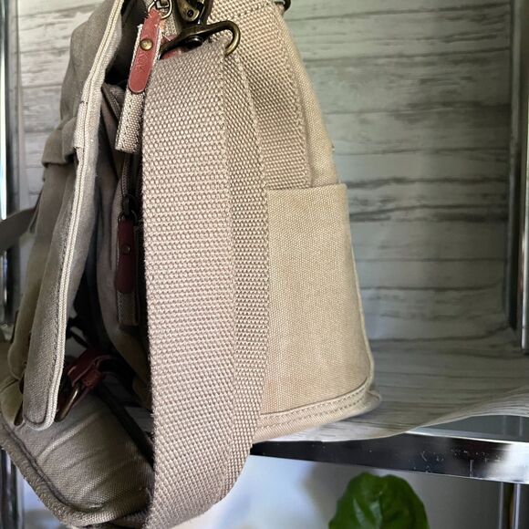 Kelly Moore Bag Kate Canvas Messenger Camera Bag - Picture 3 of 7